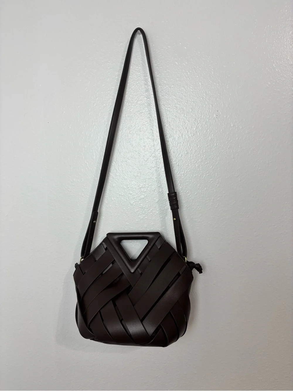 Verano Hill Brown Woven Handbag
